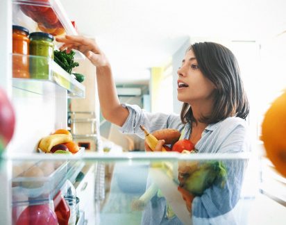 Sete alimentos que as pessoas guardam erradamente no frigorífico