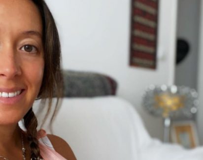 “Vivo num T1 de 50 m2”. Marta Rangel mostra como adaptou o quarto para receber a filha