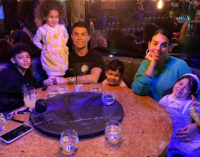 Cristiano Ronaldo e Georgina Rodríguez revelam o sexo dos gémeos com vídeo de encantar