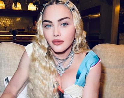 Madonna surge desfigurada e choca fãs