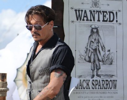Johnny Depp: dentes amarelos e “podres” no Festival de Cannes deixam fãs desconcertados